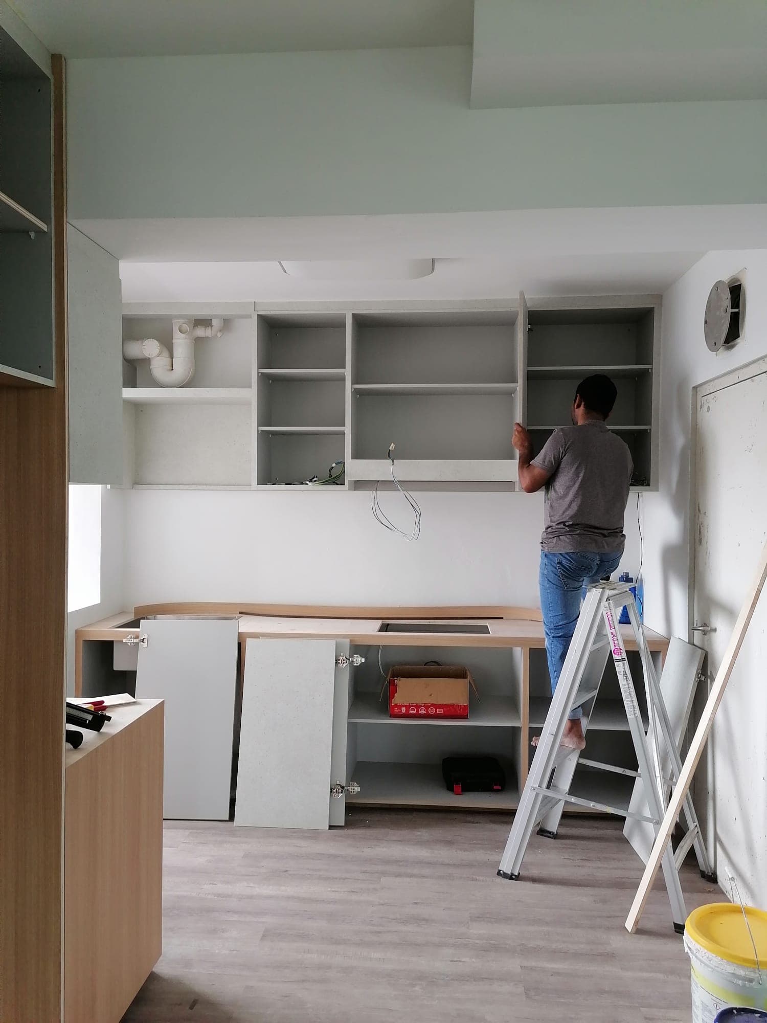 Kitchen Cabinet Repair & Replacement